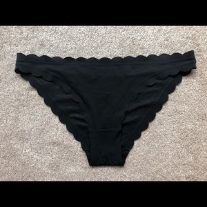 H&M scallop black bikini bottoms
